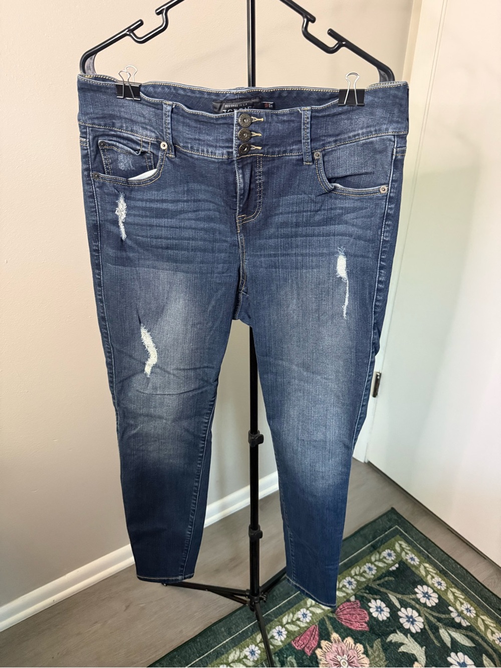 Torrid Lightly Distressed Jeggings - 16R